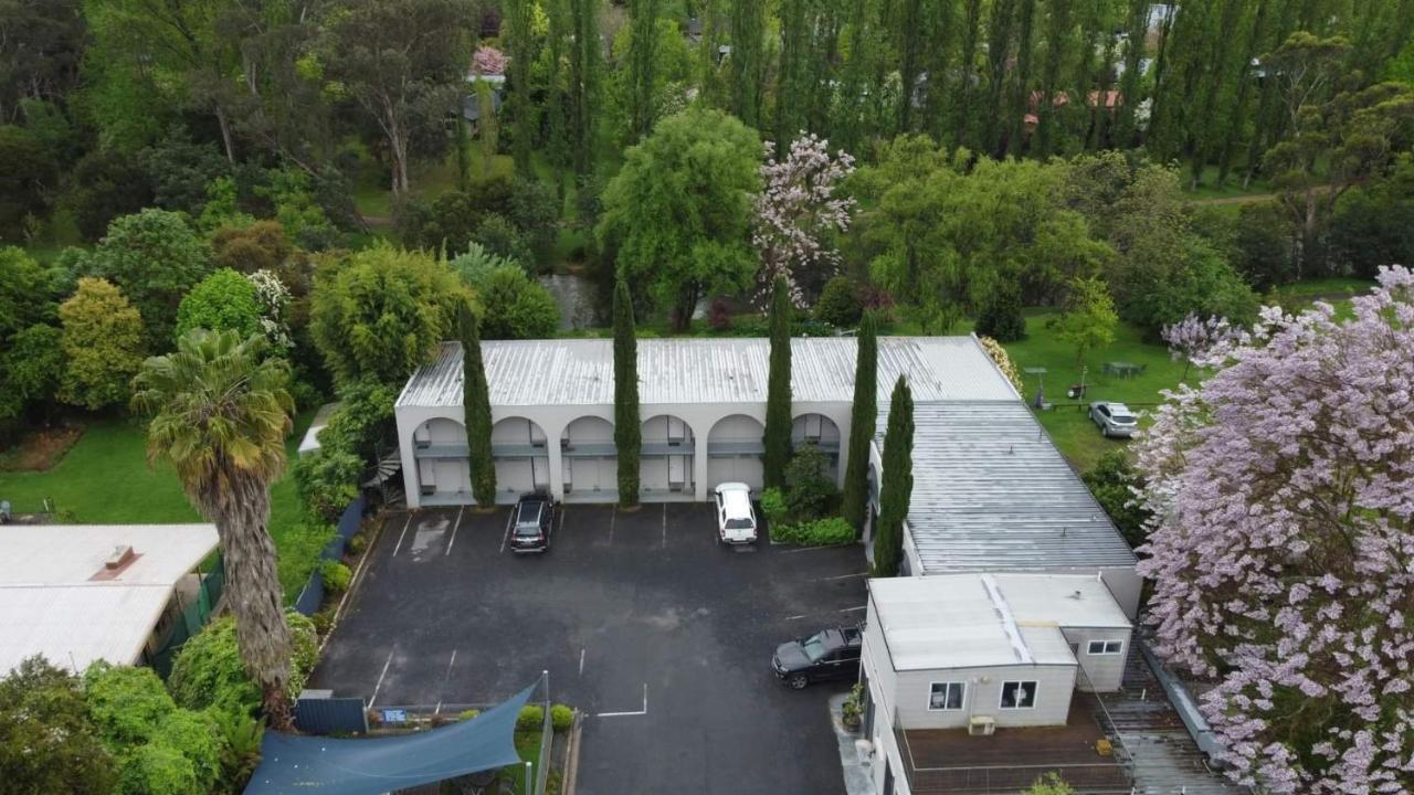 Riverbank Park Motel 브라이트 외부 사진