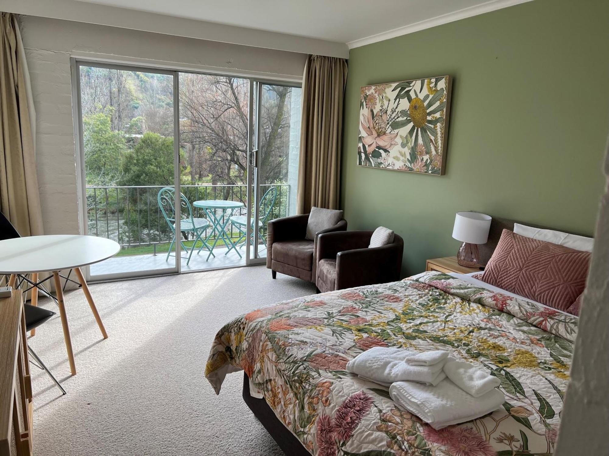 Riverbank Park Motel 브라이트 외부 사진