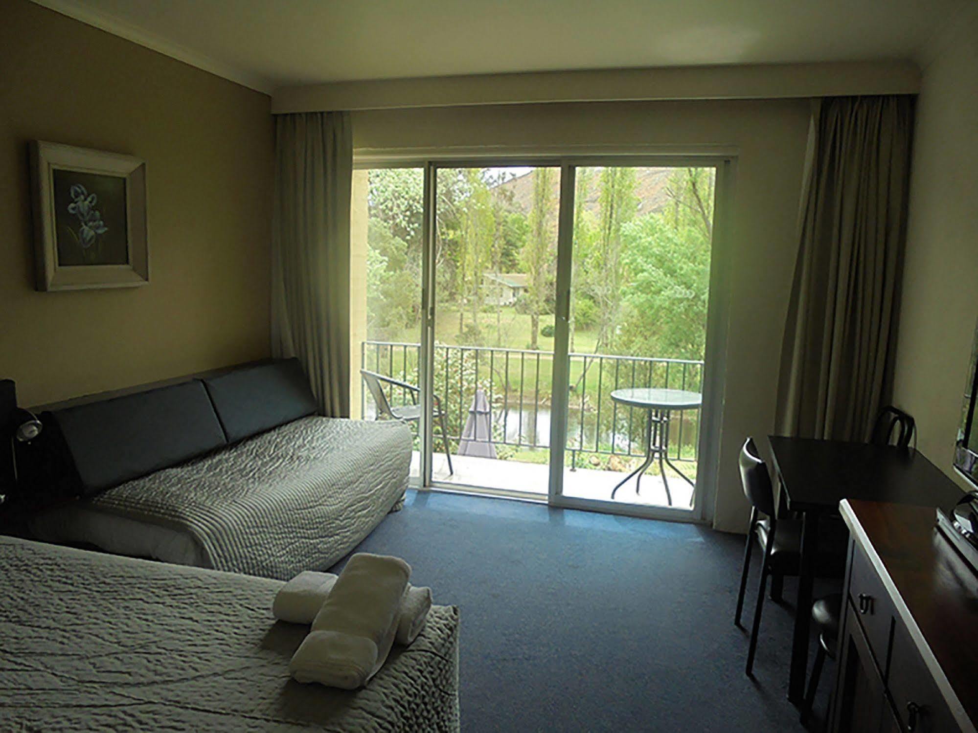 Riverbank Park Motel 브라이트 외부 사진