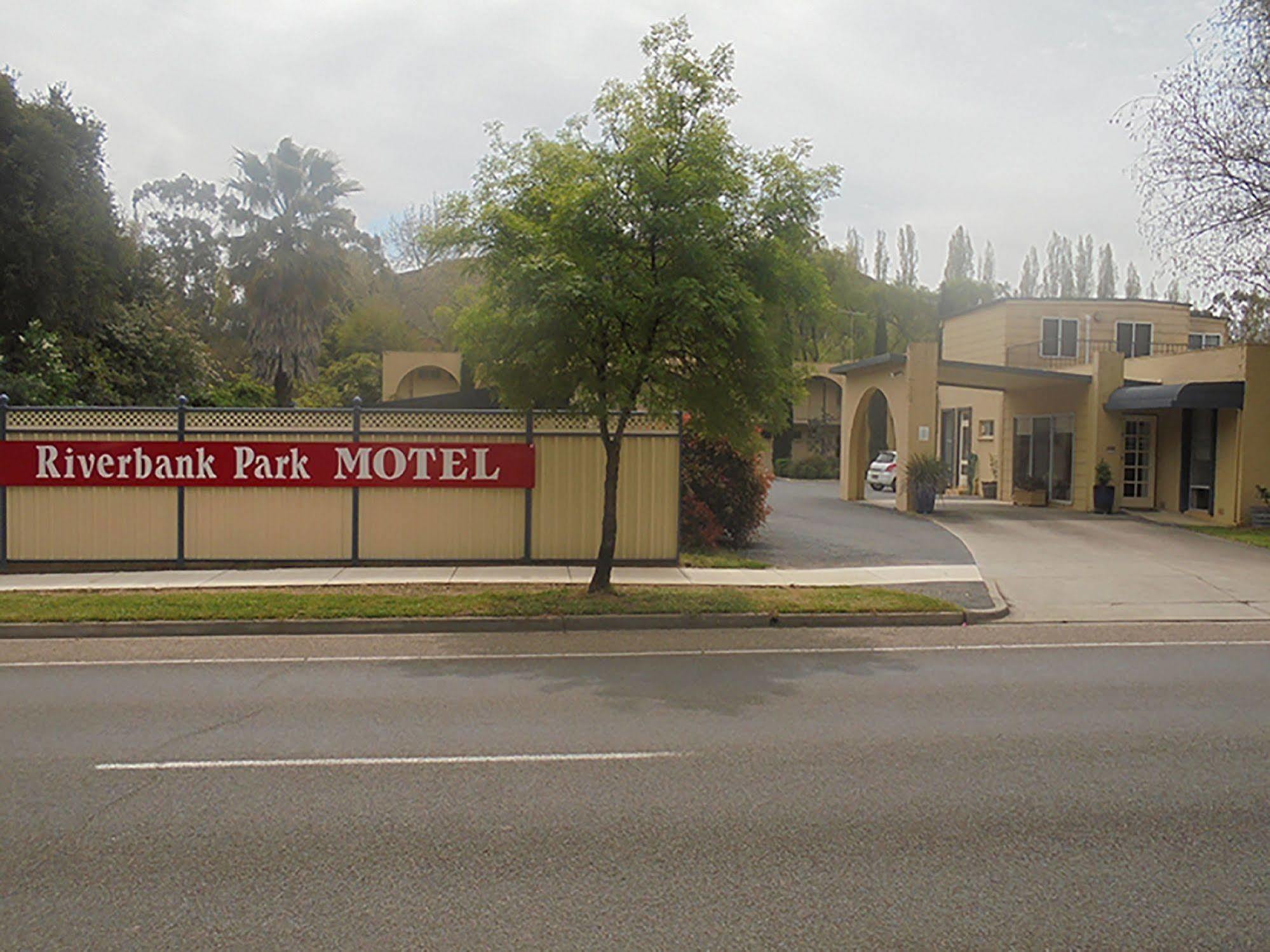 Riverbank Park Motel 브라이트 외부 사진